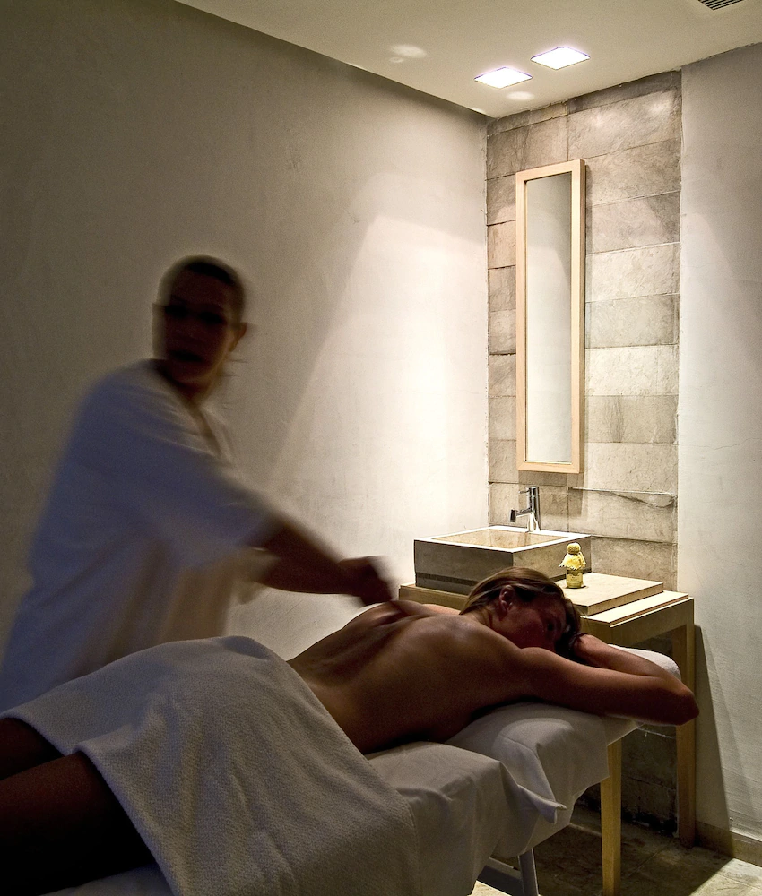 Luxury Massage center in Motor City 